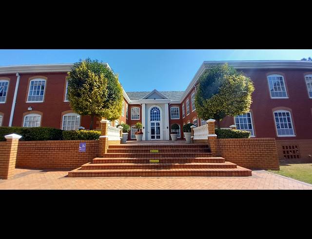 184M² OFFICE TO LET IN BRYANSTON